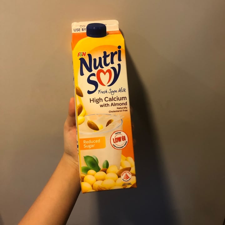 photo of F&N Nutrisoy Fresh soya milk High Calcium with Almond shared by @amberrr on  08 Jan 2022 - review