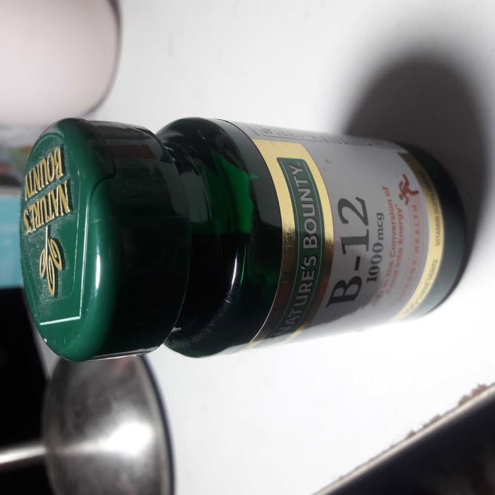 photo of Nature's Bounty B-12 shared by @agusguid0 on  07 Feb 2020 - review