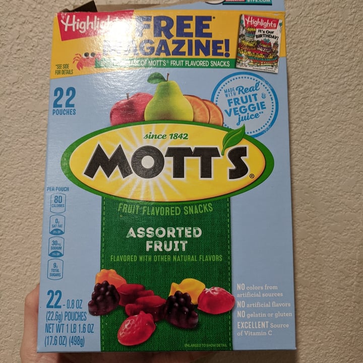 photo of Mott's Assorted Fruit Snacks shared by @regimack on  01 Nov 2021 - review