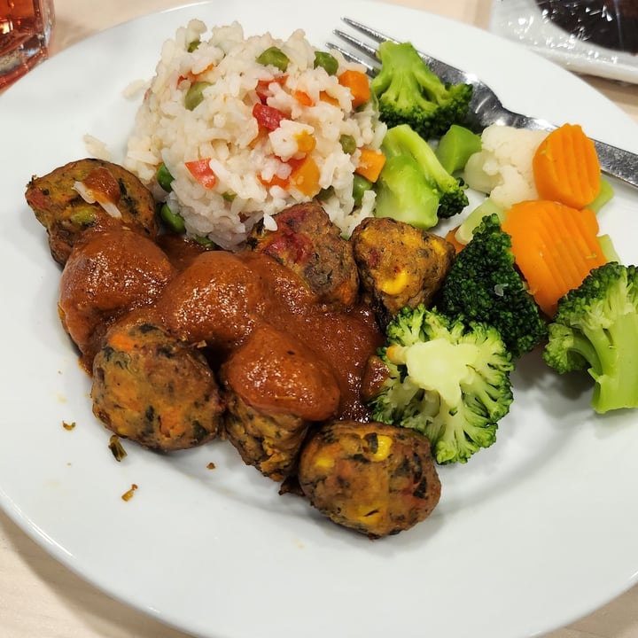 photo of IKEA Calgary Veggie balls!! shared by @beckislovesyou on  16 Oct 2022 - review