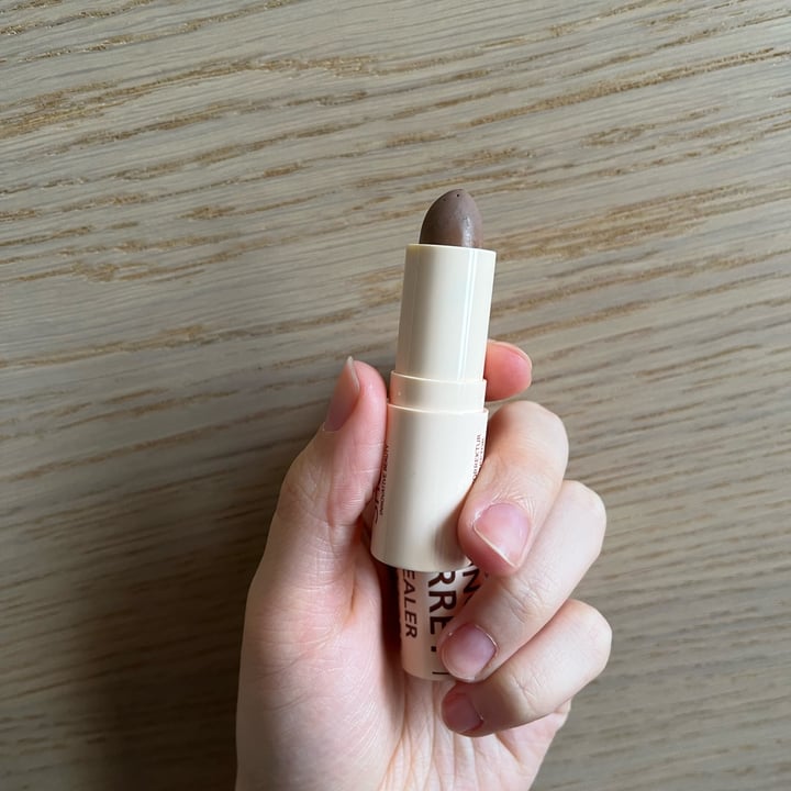 review photo of Shaka Innovative Beauty Correttore shared by @agnelliarianna on 29 Apr 2022 - review