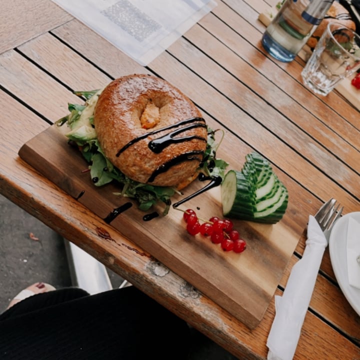 review photo of Café Krümel Avocado Hummus Bagel shared by @jennifergrnd on 17 Aug 2021 - review