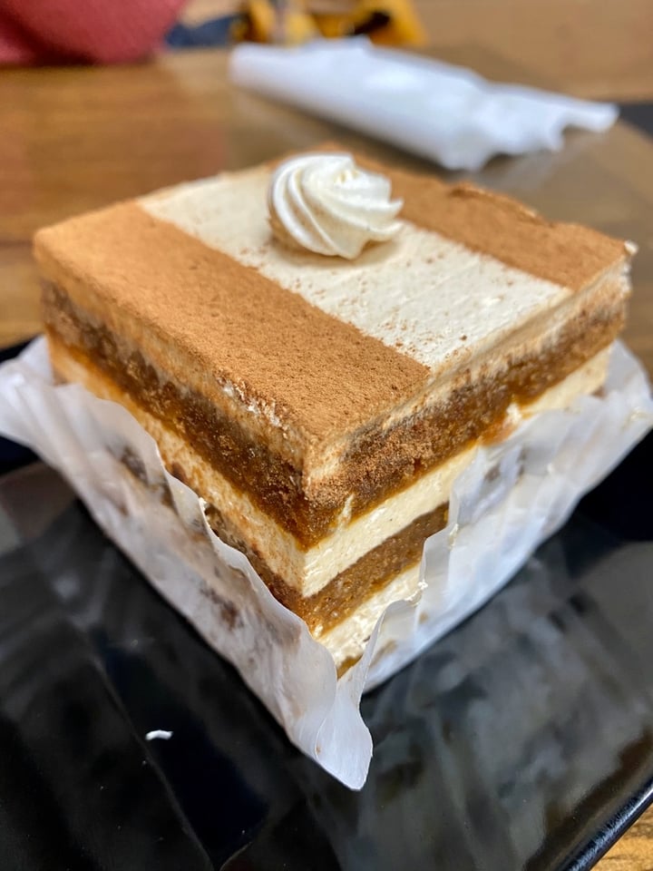 photo of Tarantino’s Vegan Tiramisu shared by @veganexplorer on  21 Feb 2020 - review