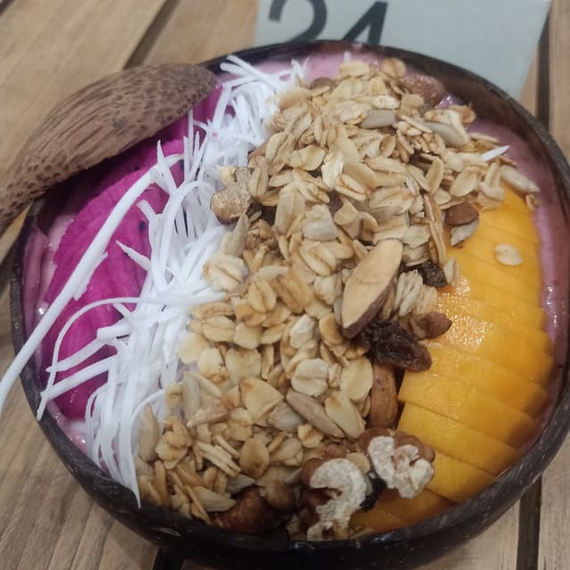 Photo of the dish “Pink berry smoothie bowl”
