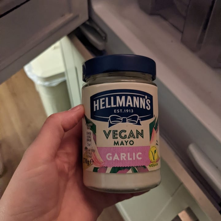 photo of Hellmann’s garlic vegsn mayonnaise shared by @eabillion on  31 May 2022 - review