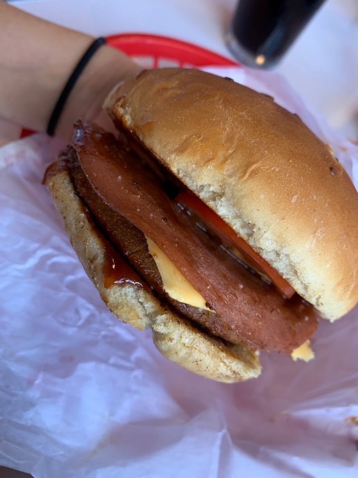 photo of COMET 984 - 50's Diner Vegan BBQ Burger shared by @alevegana on  20 Jan 2020 - review