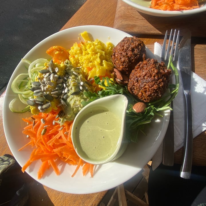 photo of Nourish'd Café & Juicery Moonshine Bowl shared by @skyeduplessis on  23 Jun 2022 - review