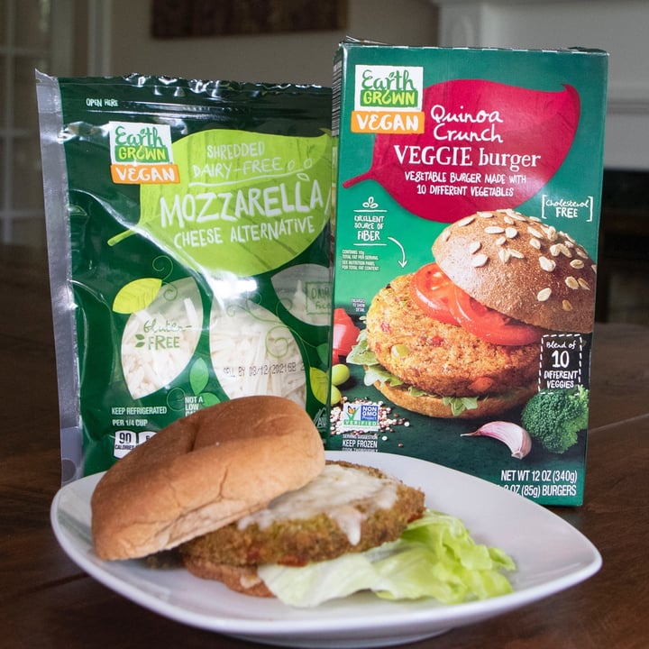 photo of Earth Grown Shredded dairy free mozzarella cheese alternative shared by @theveganmary on  22 Jul 2021 - review