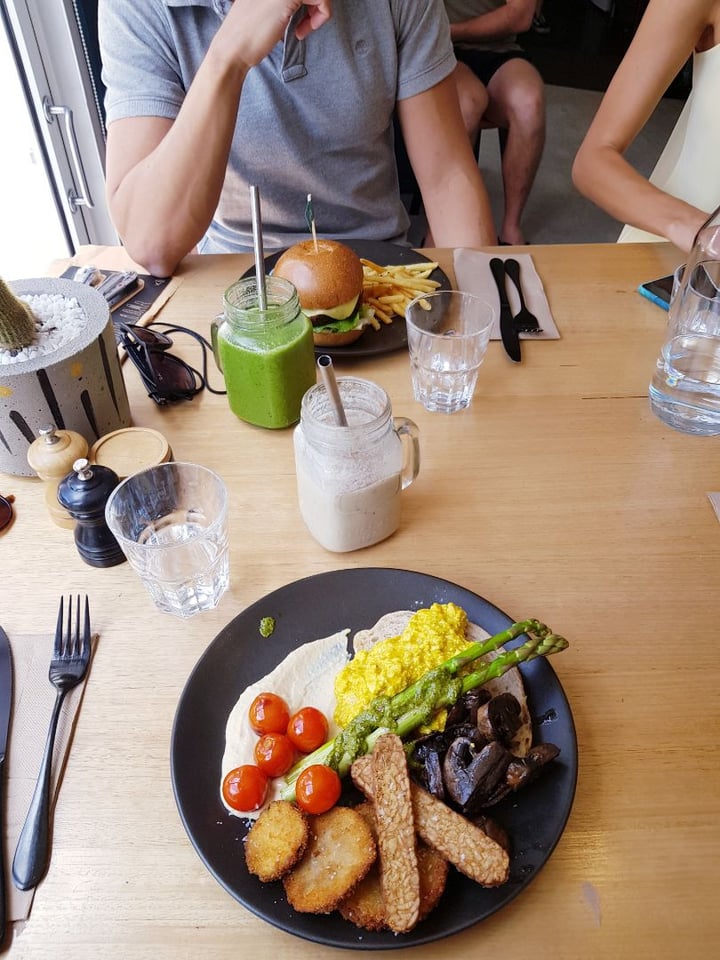 review photo of Dicki's Big breakfast shared by @simonhbrt on 24 Feb 2019 - review