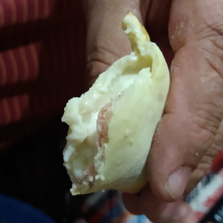 review photo of Empanadas de 10 Empanada De Jamón Y Queso shared by @miguelveg80 on 16 Oct 2020 - review