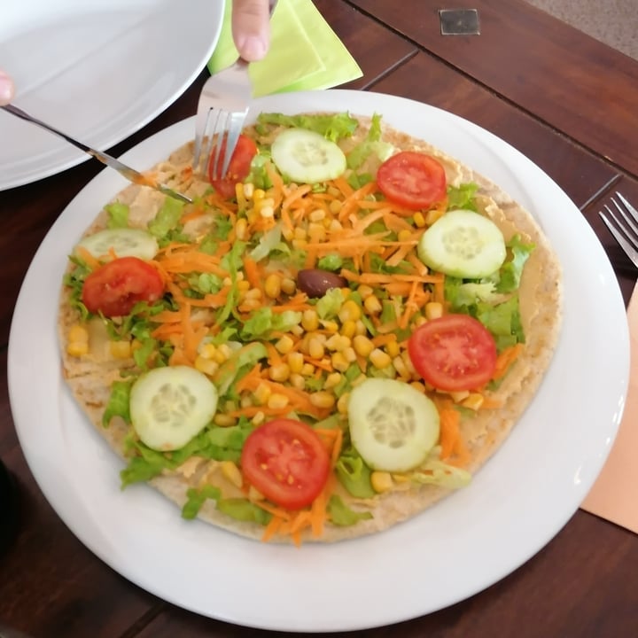 photo of Artha Naan con hummus e verdure shared by @eleonorasoricaroyoga on  20 Apr 2022 - review