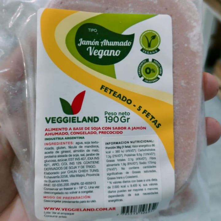 review photo of Veggieland Jamón Ahumado Vegano Feteado shared by @flordeveg on 04 Aug 2021 - review