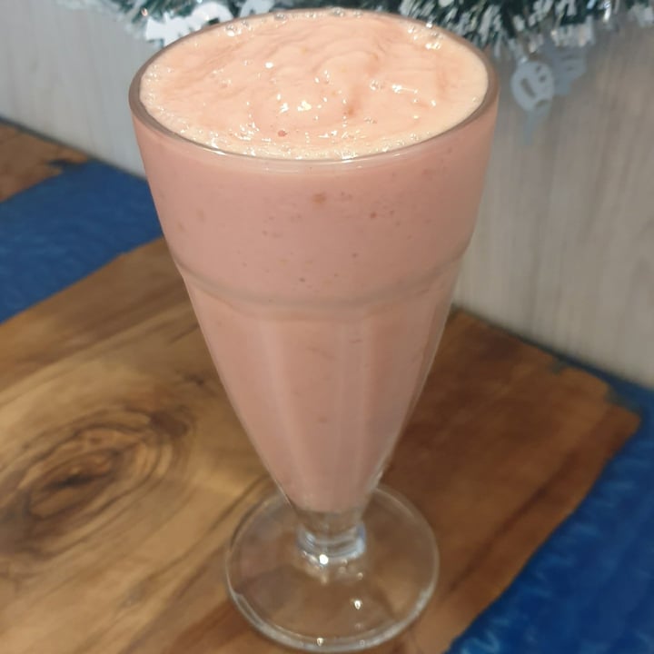 photo of Cleavy's Vegan & Vegetarian Eatery Mango, Pineapple & Raspberry Smoothie shared by @compassionate1candy on  15 Nov 2022 - review