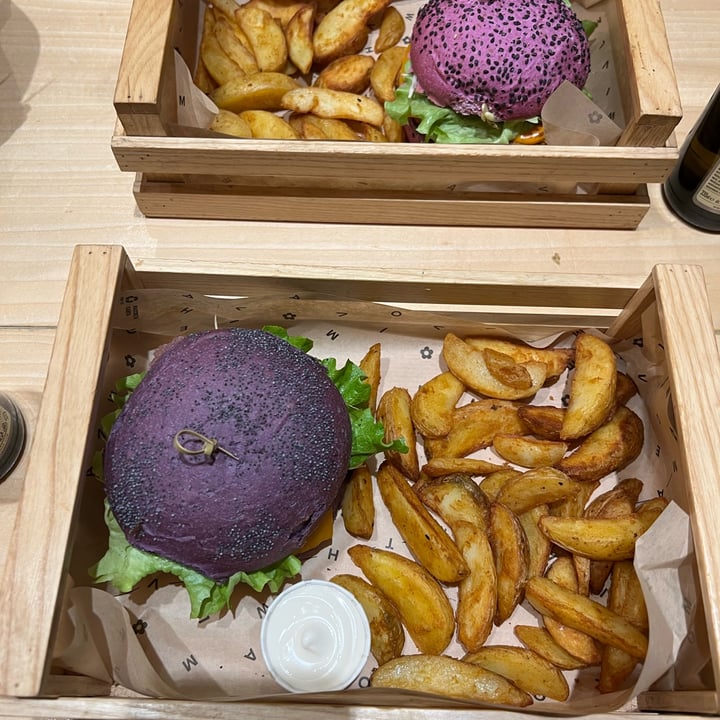 review photo of Flower Burger Roma Flower burger shared by @sattvavibes on 09 Feb 2022 - review