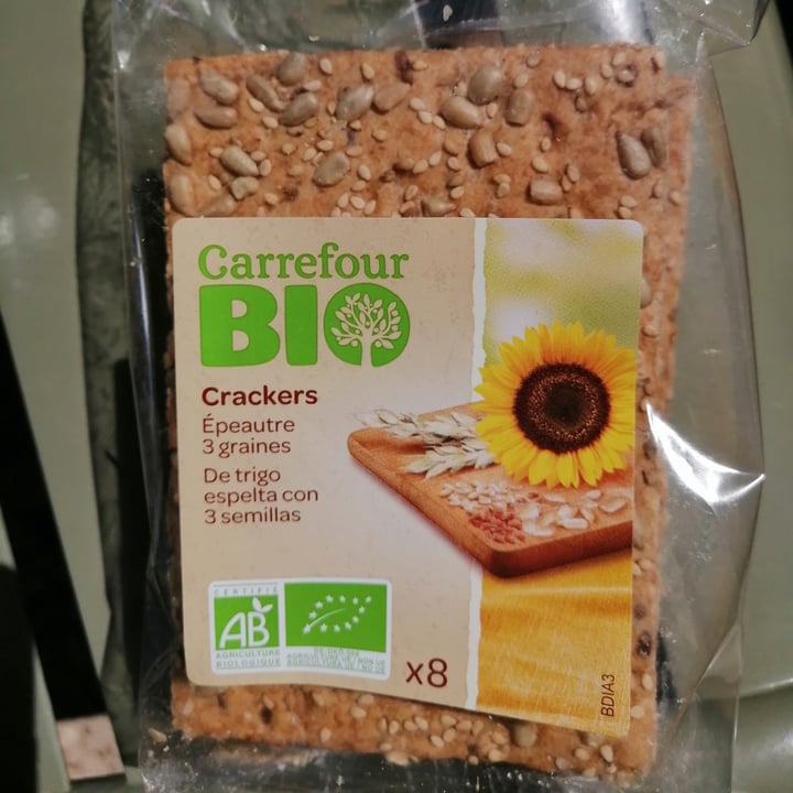 photo of Carrefour Bio Crackers Épautre 3 graines shared by @eleeze on  19 Apr 2022 - review