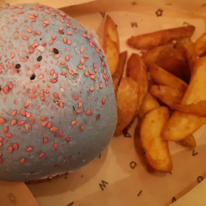 photo of Flower Burger Puffo Burger shared by @saraforks on  10 May 2022 - review