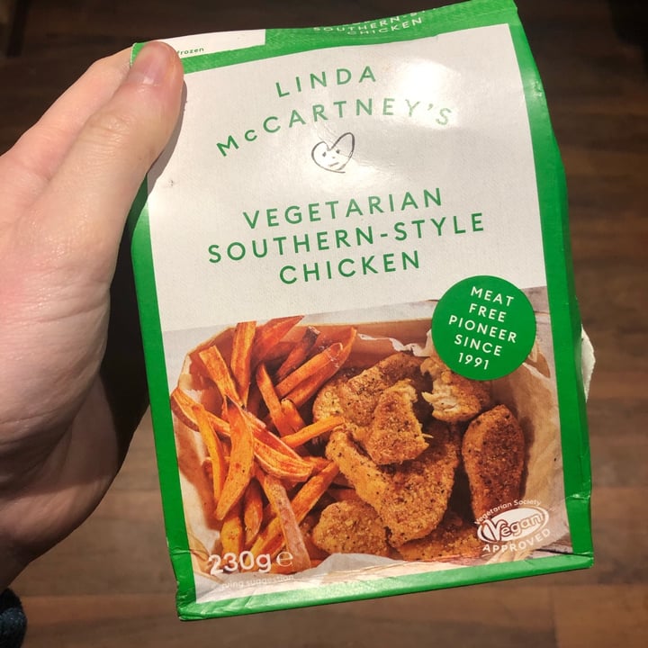 photo of Linda McCartney's Vegetarian Southern-Style Chicken shared by @aimeesumo on  08 Apr 2021 - review