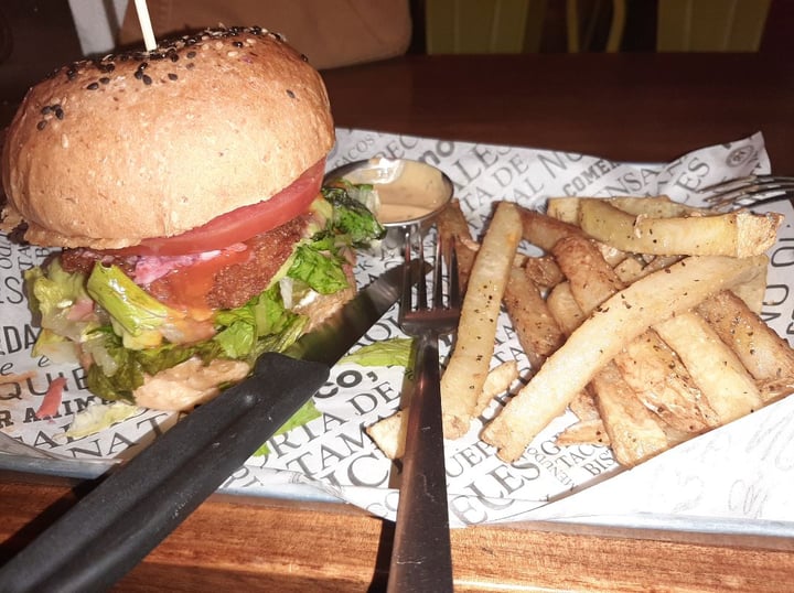 photo of Revolucion Verde Chickn free Diablo Burguer shared by @ichbinangie on  15 Mar 2020 - review