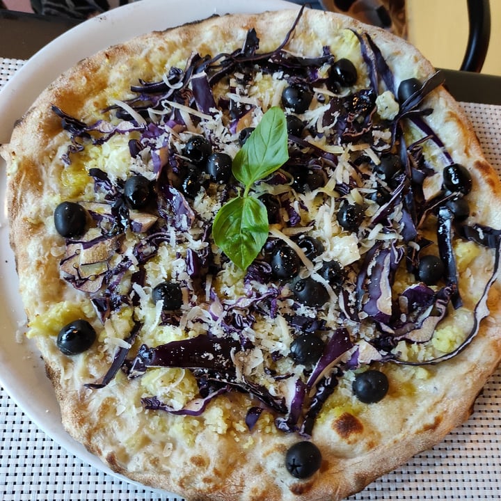 photo of Paradiso pizzeria Gelateria Marsiglia Pizza shared by @tuscanvegan on  29 May 2022 - review