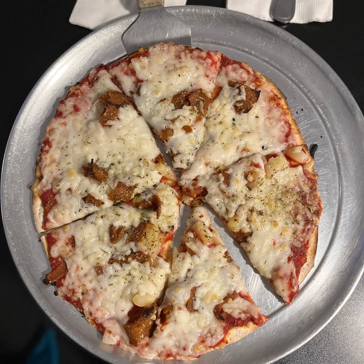 photo of Parkway Pizza Northeast Vegan Hawaiian Pizza shared by @dianna on  20 Dec 2021 - review