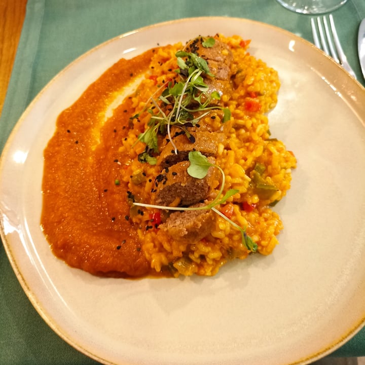 review photo of Hakuna Matata Veggie Arroz a la catalana con butifarra shared by @macaridad on 04 May 2022 - review