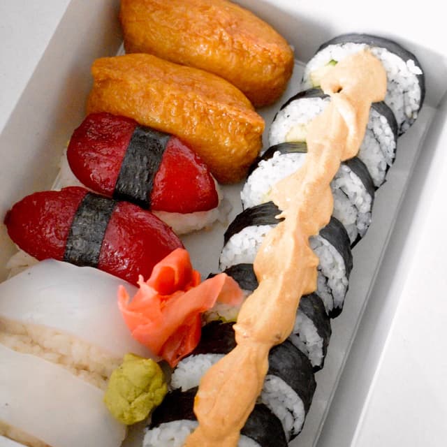 Foto del piatto “Sushi tradicional (maki y nigiri) 100% vegano”