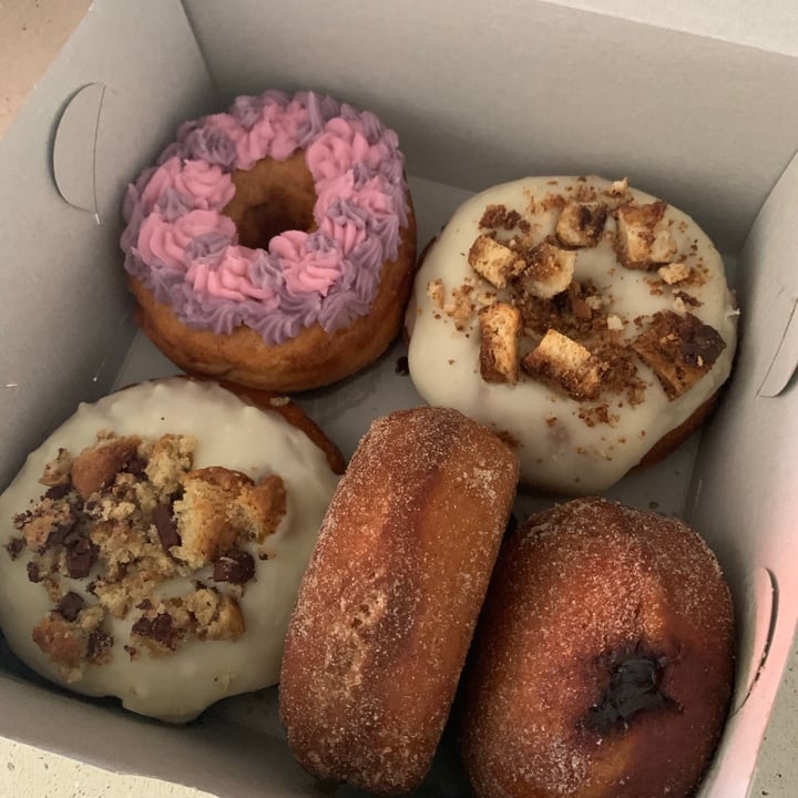 review photo of Grumpy & Runt | Little Deli & Donuts Assorted donuts shared by @varivegan on 16 Sep 2021 - review