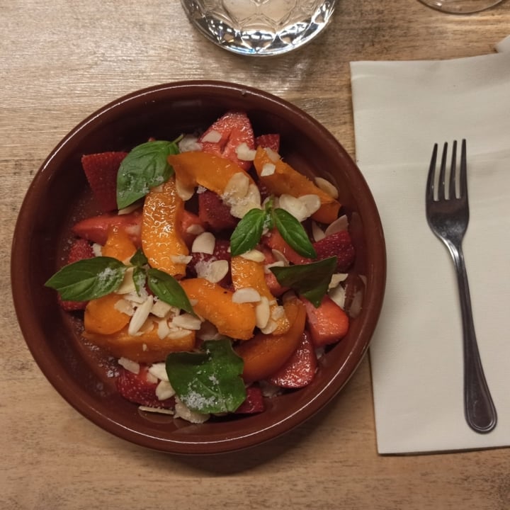 review photo of Terra Bistrot Insalata di frutta shared by @alicevanbee on 29 Aug 2022 - review