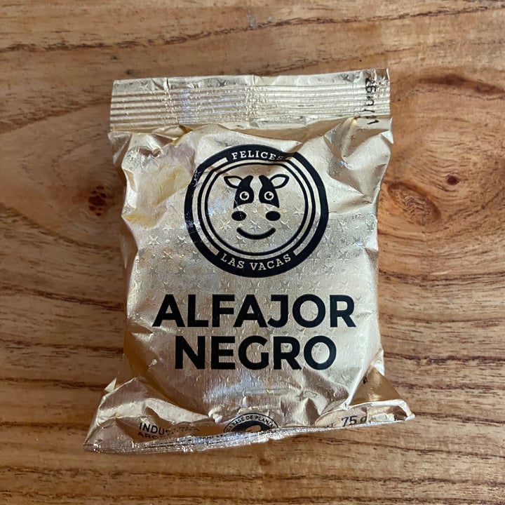 photo of Felices Las Vacas Alfajor Negro shared by @camicoorrea on  29 Mar 2022 - review