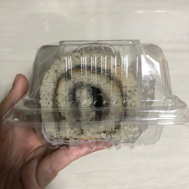 photo of M Bakery Black Sesame Swiss Roll shared by @hiiamyulin on  20 May 2021 - review