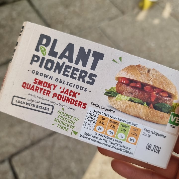 photo of Plant Pioneers Smokey "Jack" Quarter Pounders shared by @izzye on  04 Jun 2021 - review