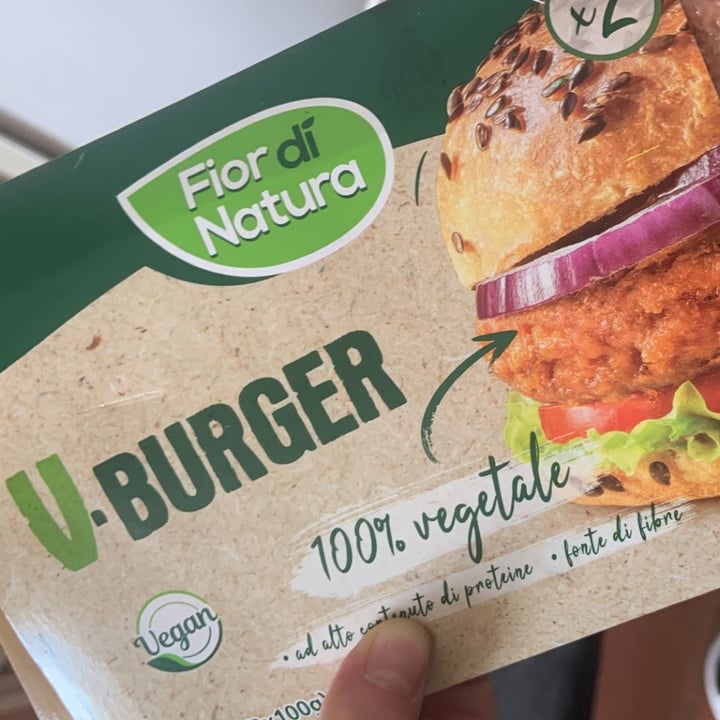 photo of Fior di Natura Burger 100% vegetale shared by @lucelove on  14 Apr 2022 - review