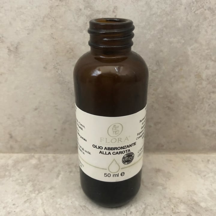 review photo of Flora Olio abbronzante alla carota shared by @silviaci on 26 Jul 2022 - review