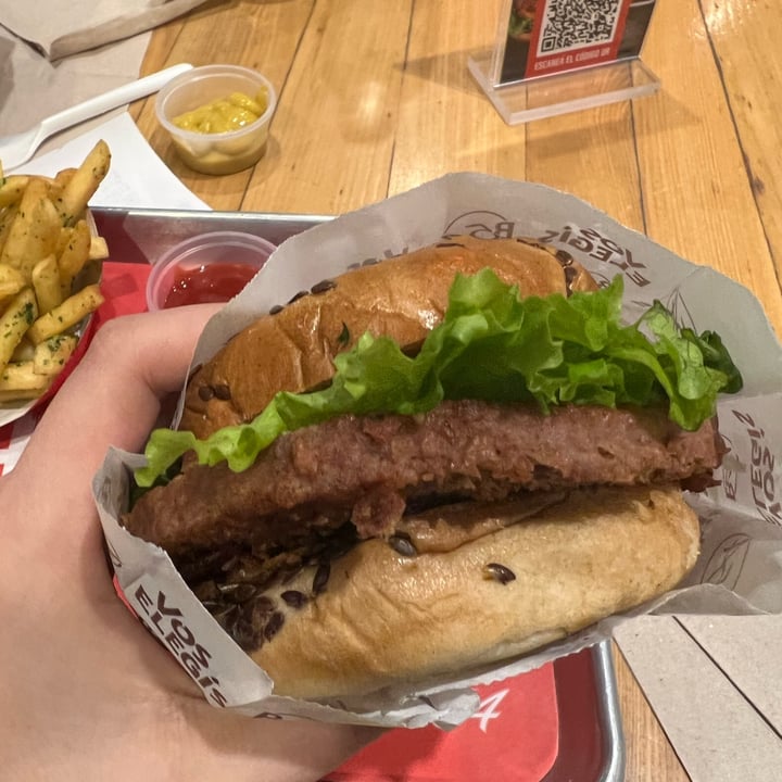 photo of Burger 54 Hamburguesa NOT Cheese shared by @josegalli on  03 Sep 2022 - review