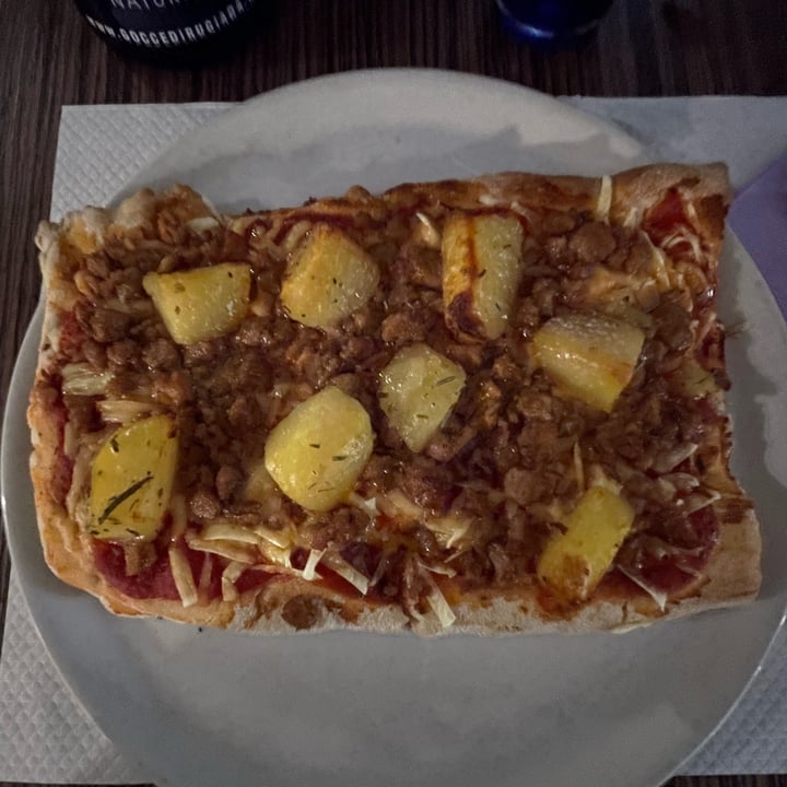 photo of Veganda Veghizza vebab & patate shared by @venturahighway on  23 Sep 2022 - review