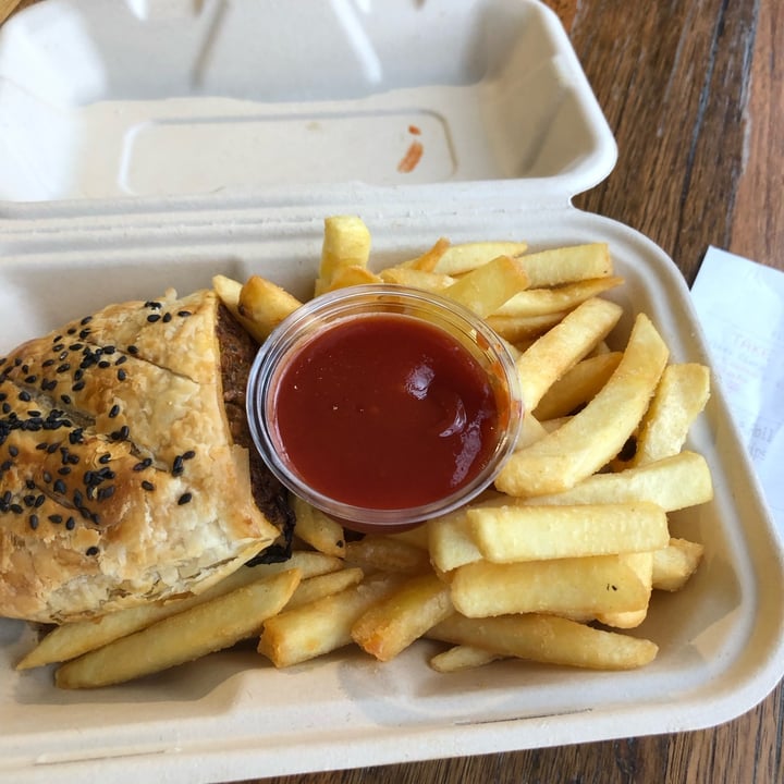 review photo of SoulPod Food Sausage Roll and Chips shared by @sammylou32 on 31 Oct 2022 - review
