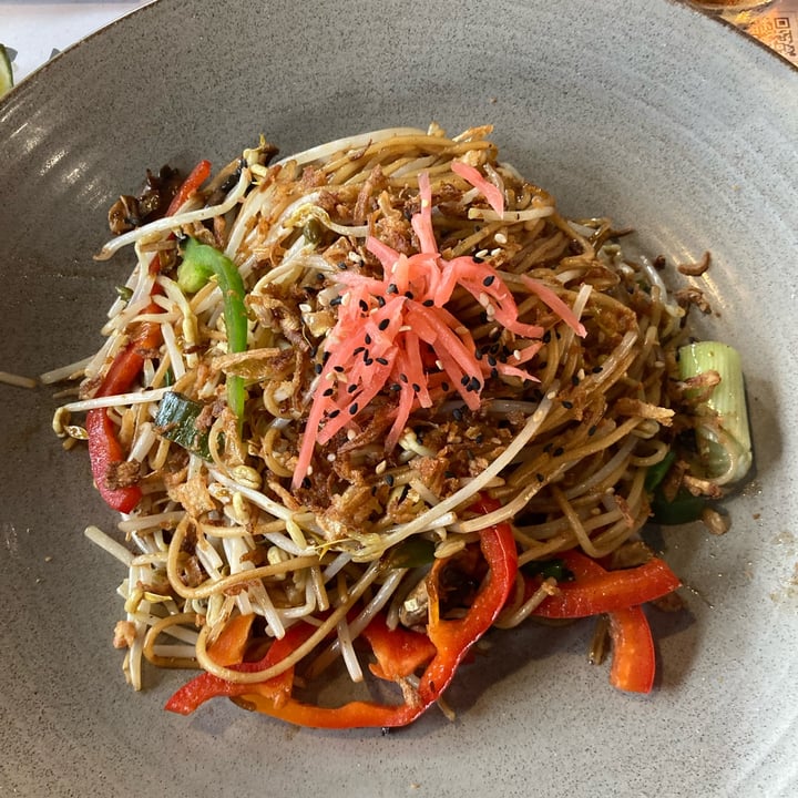 photo of Wagamama Yasai Yaki Soba shared by @sottolapellepodcast on  19 Nov 2022 - review