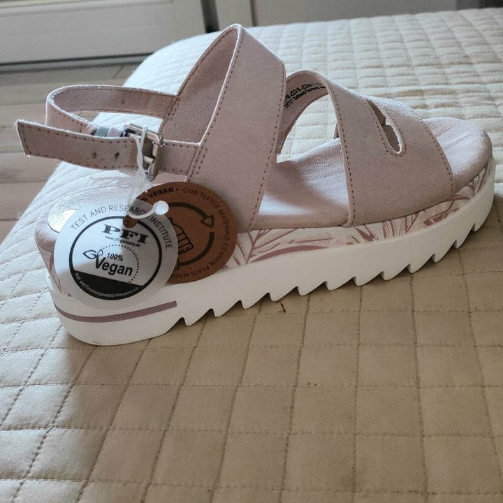 review photo of Marco Tozzi Earth edition Sandali Con Zeppa shared by @veganzappa on 20 Aug 2022 - review