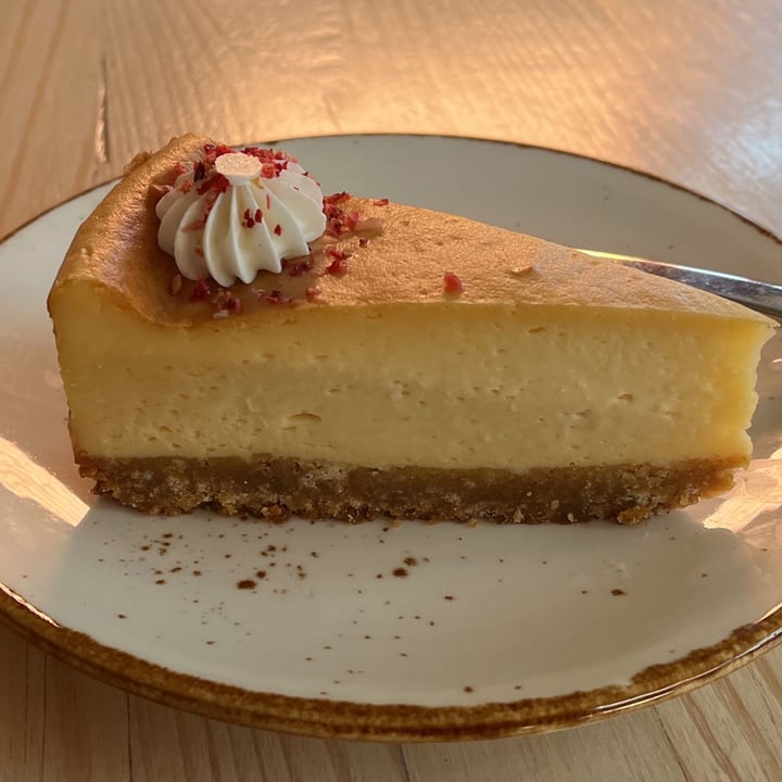 photo of Mamma Says New York Baked Cheesecake shared by @veganadam on  14 Mar 2022 - review