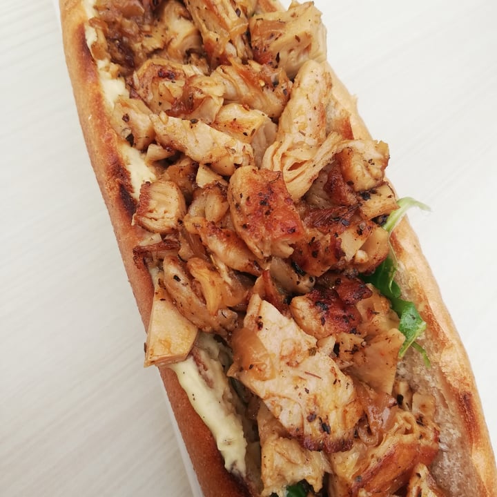 photo of La Cerveseria Clandestina Vegan Frankfurt Sandwich: Heura shared by @nrabaneda on  10 Mar 2021 - review