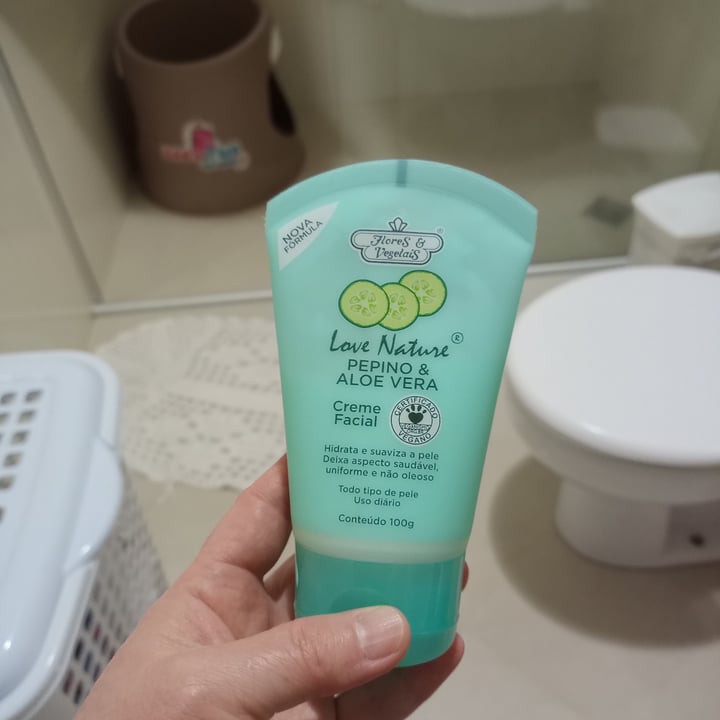 review photo of Flores & Vegetais Creme facial Pepino & Aloe Vera shared by @meireyumi on 31 Oct 2022 - review