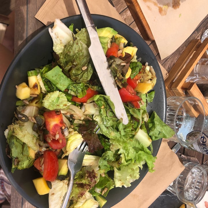 photo of San George Food Bar mediterranean salad shared by @alessiv on  28 Jun 2022 - review