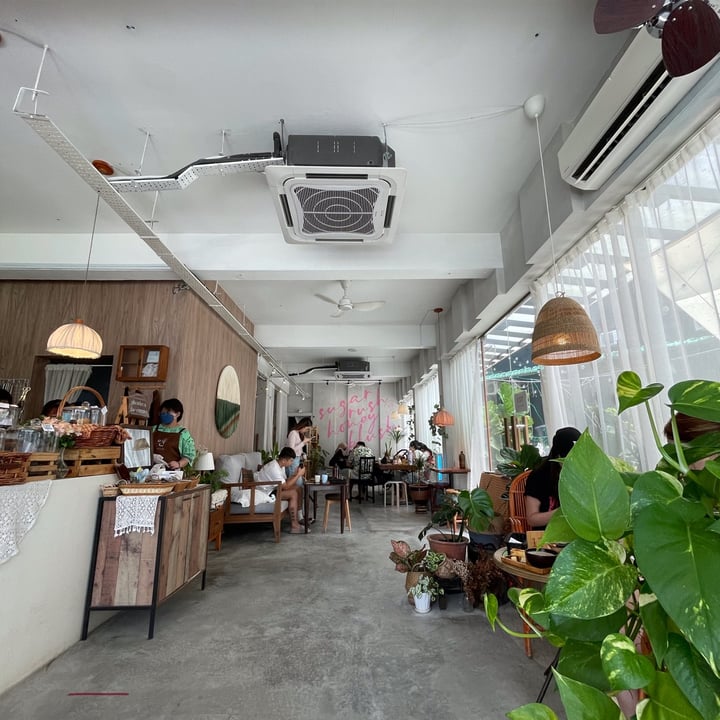 photo of Yeon Cafe Original Rainbow Kimbap shared by @mehmehrene on  30 May 2022 - review