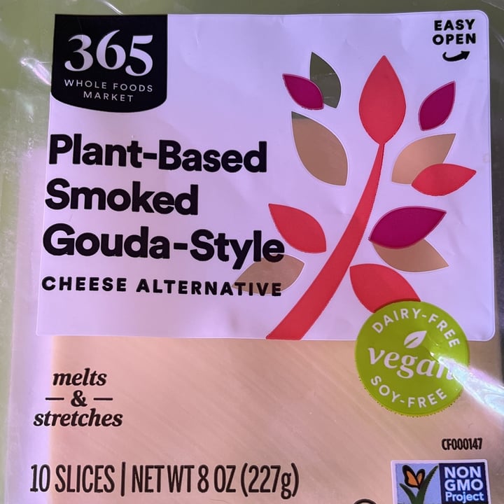 photo of 365 Whole Foods Market Plant-Based Smoked Gouda Style shared by @jtopian89 on  25 Apr 2022 - review