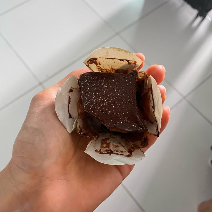 photo of Roa The Midnight Cake (Pick-up Only) PETIT CHOCOLAT GÂTEAUX MOUSSE CUPCAKE shared by @csquaree on  25 Nov 2022 - review