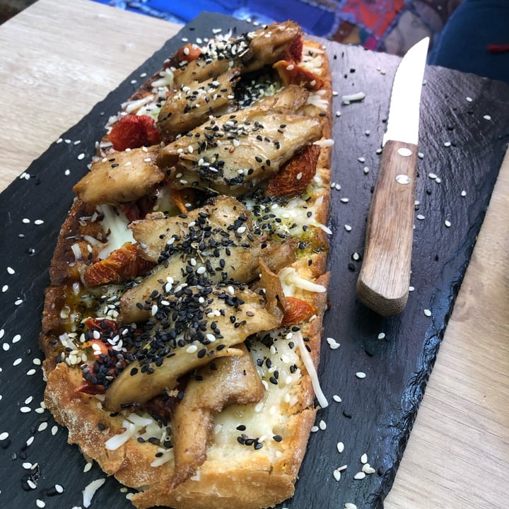 photo of La Píldora Verde tostapizza shared by @lunapimentel on  16 Apr 2022 - review