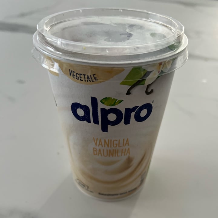 photo of Alpro Yogurt vaniglia shared by @iremina23 on  26 Sep 2022 - review