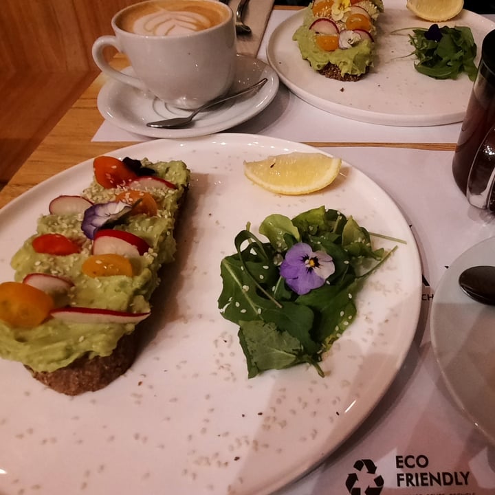 photo of OL'DAYS Coffee and Deli Avocado Toast shared by @luchitaba on  12 Sep 2022 - review