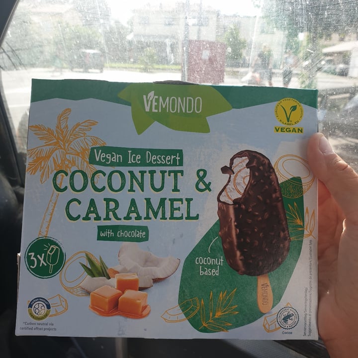 photo of Vemondo Vegan Ice Dessert Coconut & Caramel with chocolate shared by @alessandramigliorini on  08 Jun 2022 - review
