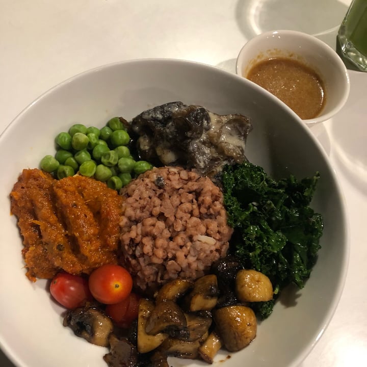 photo of Greens And Beans Tempeh Buddha Bowl shared by @firtualog on  05 Oct 2019 - review